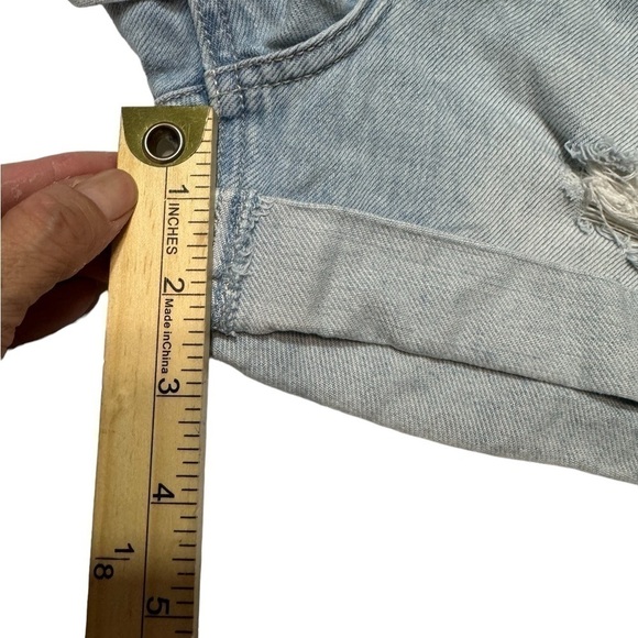 Hollister High Rise Boyfriend Distressed Denim Jean Shorts Women’s W 25 Size 1 - Picture 9 of 12